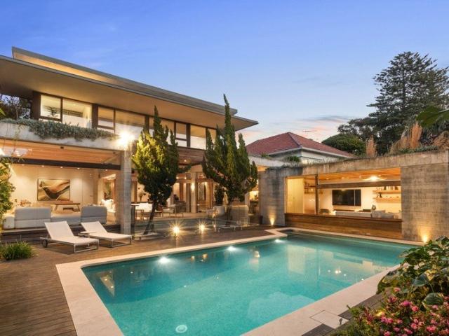 Architectural Brilliance on approx. 1,000sqm North Facing Land