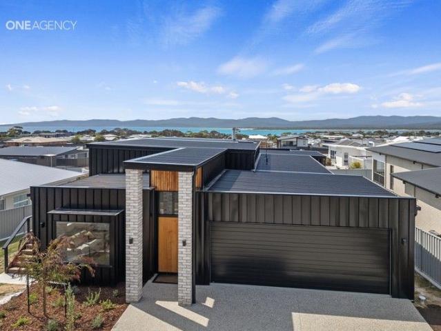 Panoramic Views, Premium Living