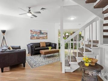 Serene Urban Oasis in 'Charing Terrace'