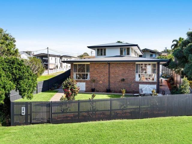 Architectural Brilliance Meets Bayside Living