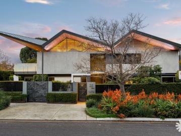 ARCHITECTURAL BRILLIANCE MEETS UNPARALLELED LUXURY LIVING