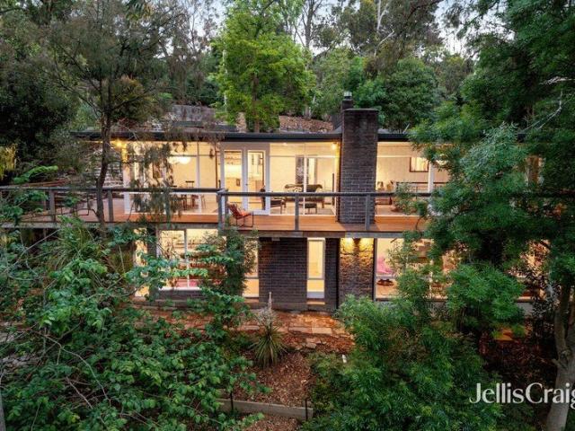 Architectural character, Artistic soul, Bushland setting