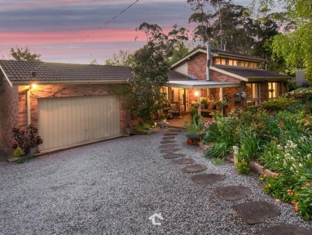 Architectural Character, Garden Beauty & Upwey Ease