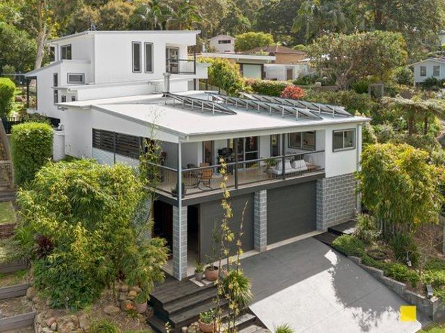 ARCHITECTURAL COASTAL LIVING DESIGN, SUSTAINABILITY & SOPHISTICATION