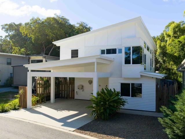 Low Maintenance | Pool | Gym | Moments to the Ocean via your backyard