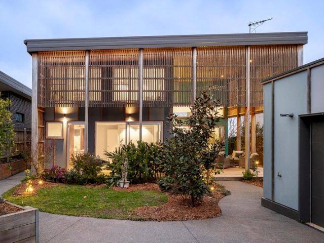 Architectural Coastal Living with Expansive Bay Views