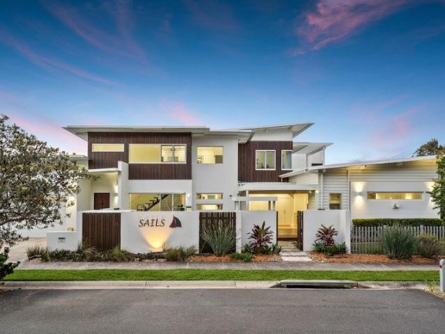 Architectural Coastal Living