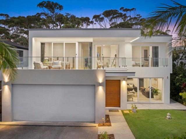 Architectural Coastal Luxury with Panoramic Ocean Views