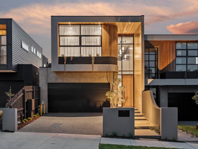 Architectural Coastal Luxury with Rooftop Bay Views