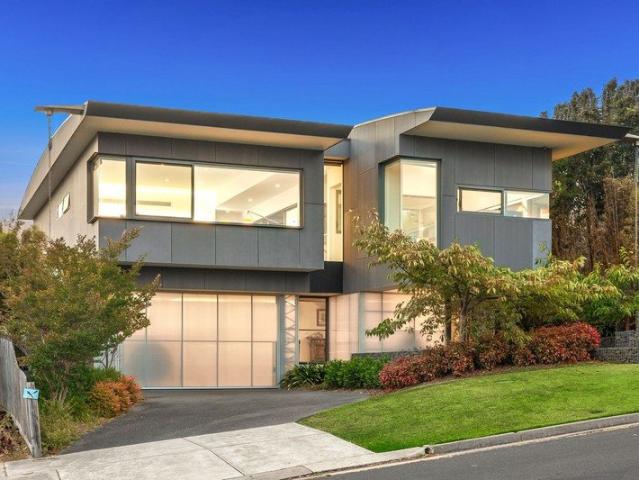ARCHITECTURAL COASTAL MASTERPIECE WITH OCEAN VIEWS JAN JUC