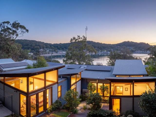 Architectural Coastal Retreat