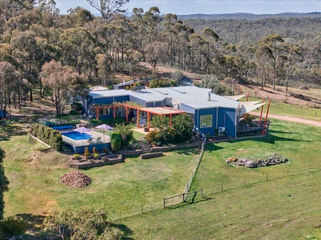Architectural Country Retreat With Exceptional Lifestyle Appeal