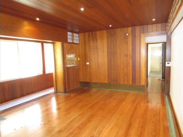 Architectural Design Executive Living Apartment. Never Never see this again! A Must inspection! *Open inspection on Sat 21/02/2026 from1pm 1:30pm