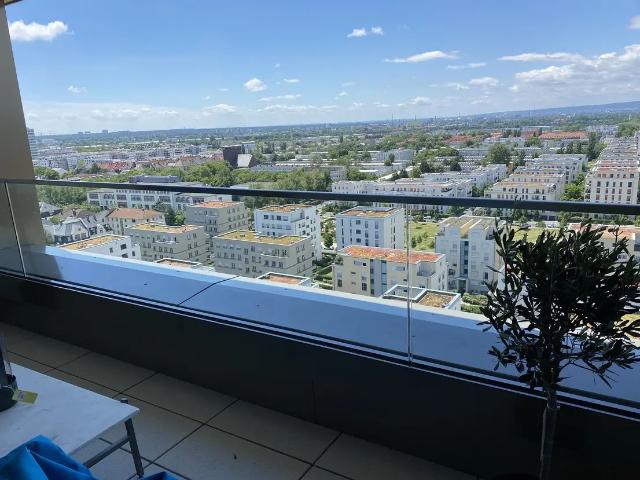 Architectural Digest worthy flat w/ stellar view in Frankfurt Share Save, Frankfurt Amsterdam Apartments for Rent