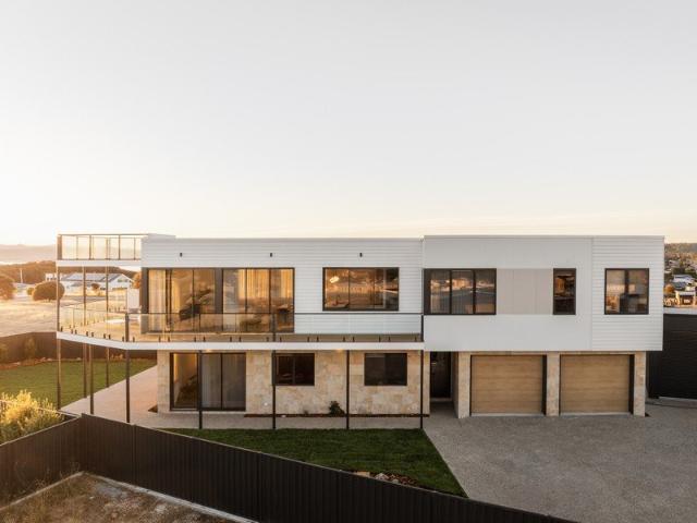 ARCHITECTURAL EXCELLENCE AT THE PINNACLE OF HAWLEY BEACH