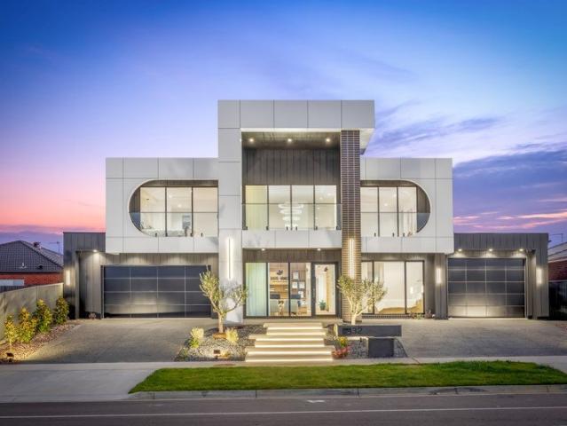Architectural Excellence, Resort Style Luxury & Extraordinary Family Versatility