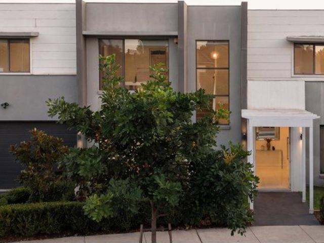 Free Standing Family Home with Guest Bed and Bath Downstairs