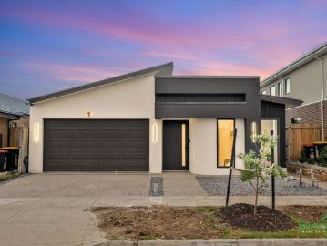 Architectural Elegance Meets Contemporary Luxury