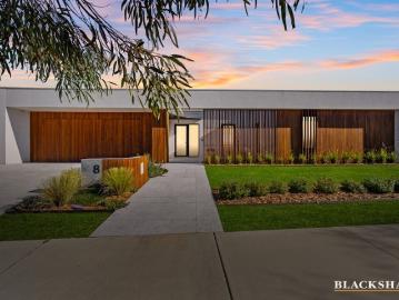 Architectural Elegance Meets Effortless Luxury