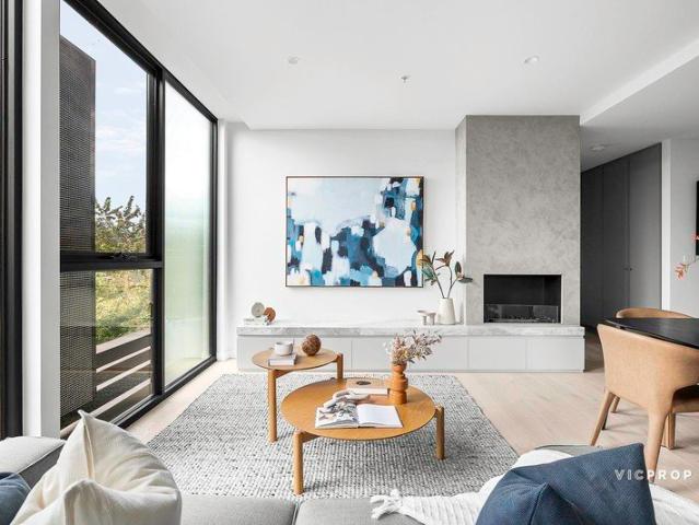 Architectural Elegance Meets Unrivaled Lifestyle
