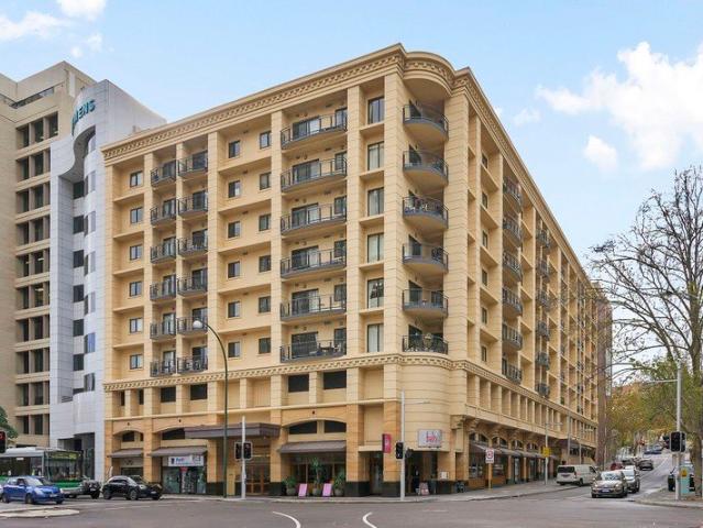 Architectural Elegance in the Iconic St George Apartments