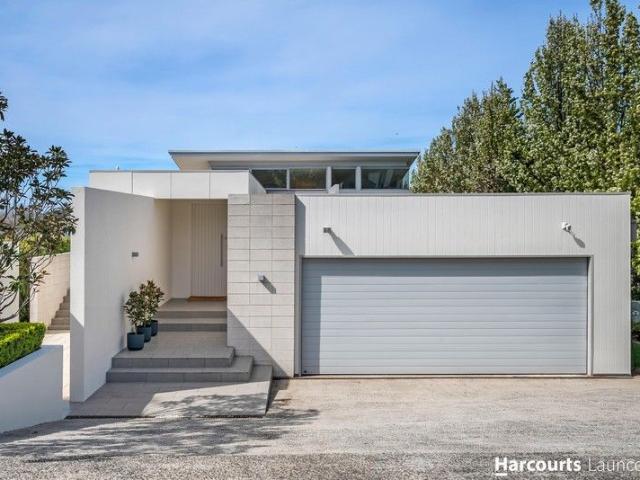 Architectural Elegance, Panoramic Views, Magnificent Location