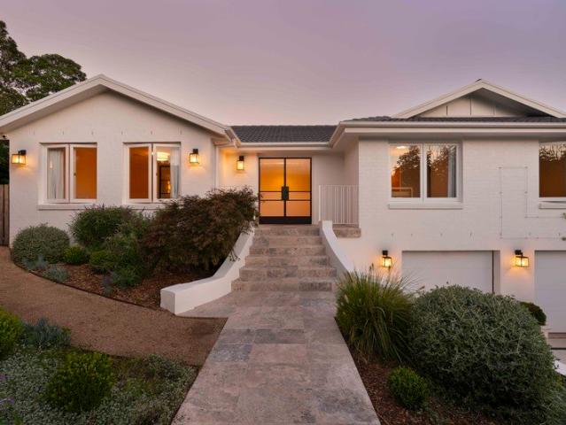 Architectural Elegance, Refined Living & Dual Accommodation in Cambewarra Village