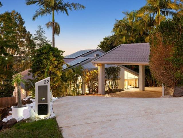 Architectural Elegance with Panoramic Outlooks & Exceptional Dual Living