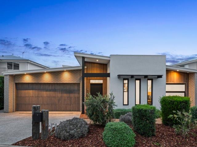 Architectural Family Living, Crafted for Every Season
