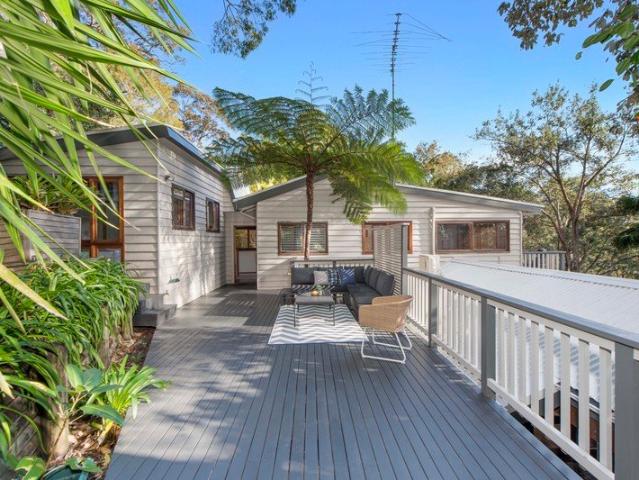 Architectural family retreat in tranquil bushland setting