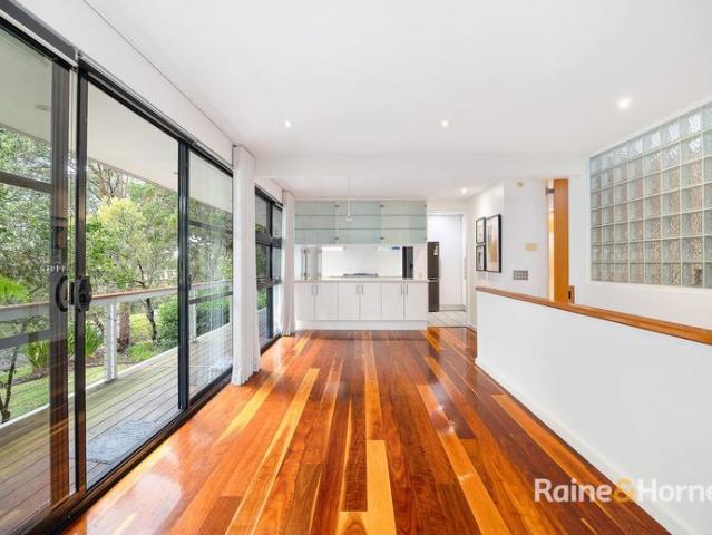 Architectural Five Bedroom Family Retreat in a Peaceful East Lindfield Setting