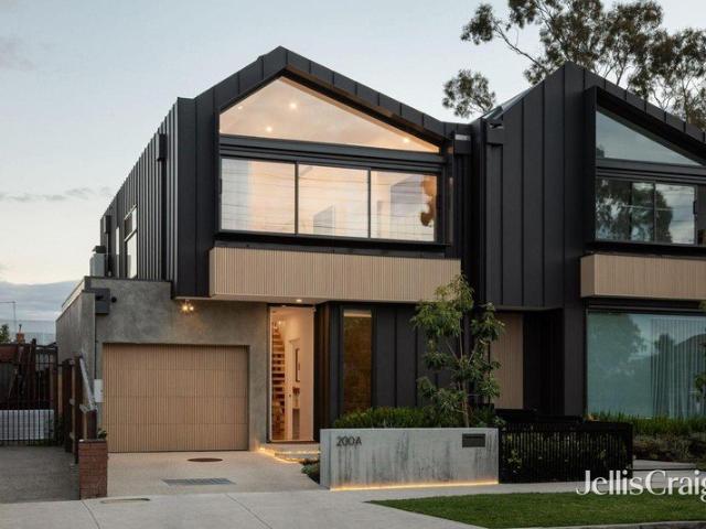 Architectural Flair. Entertainer's Oasis