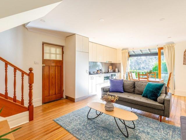 Architectural Gem in a Quiet Culdesac