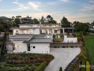 Architectural Grandeur |Dual Living with Granny Flat |Amazing Views