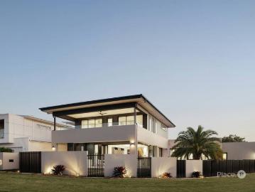 Architectural Harmony and Luxury in a Parkside Pocket