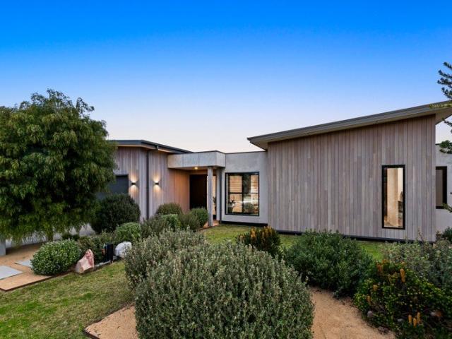 Architectural luxury, fairway outlook