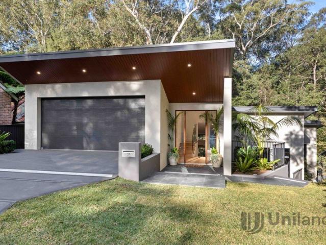 Architectural luxury meets bushland tranquillity and family convenience