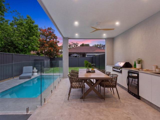 Architectural Luxury Meets Effortless Entertaining