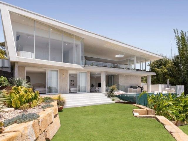 Architectural Perfection with Coastal Panoramas