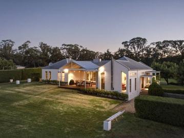 Architectural Rural Living with Views and Space