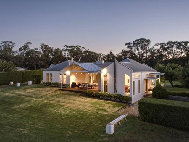 Architectural Rural Living with Views and Space
