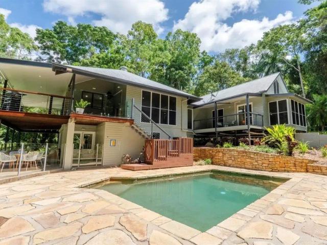 Architectural Rainforest Retreat