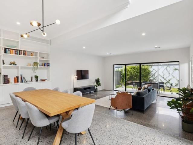Architectural Stunner Fully furnished & equipped