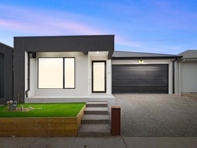 Architectural Style, Dual Master Suites & a Lifestyle Location
