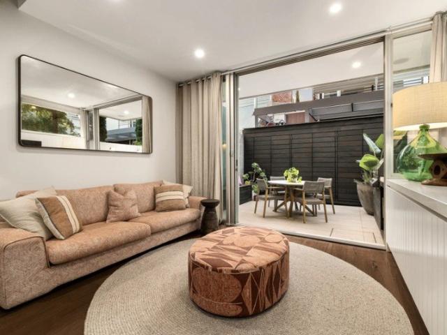 Architectural Style, Exceptional Space & Bayside Living