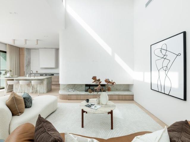 Architectural Scale & Sophistication in Blue Chip Location