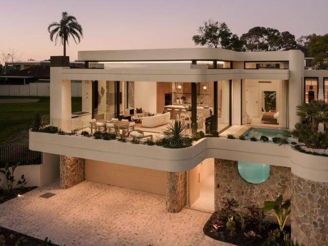 Architectural showpiece home on Bexley Golf Course