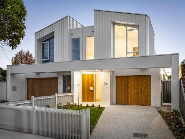 Architectural showpiece of light and luxury