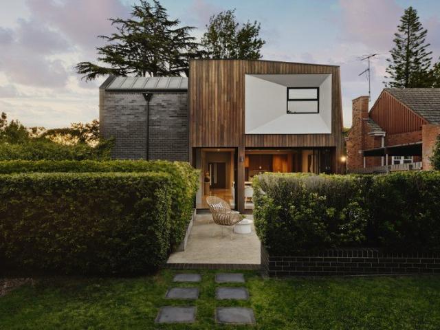 Architectural Showpiece of Luxury and Light
