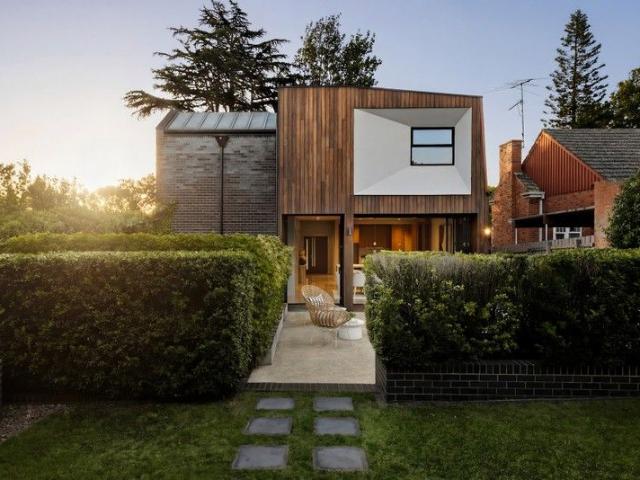 Architectural Showpiece of Luxury and Light